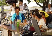 当日、丹南FM放送さんが会場に特別サテライトスタジオを作り祭りの実況中継が行われました。