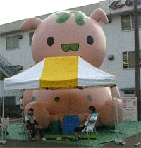 会場内に「ピントンふわふわ」が当日登場しました。
